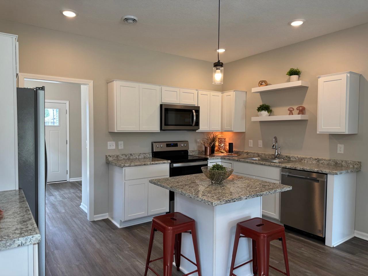 718 Cherrywood Lane NE