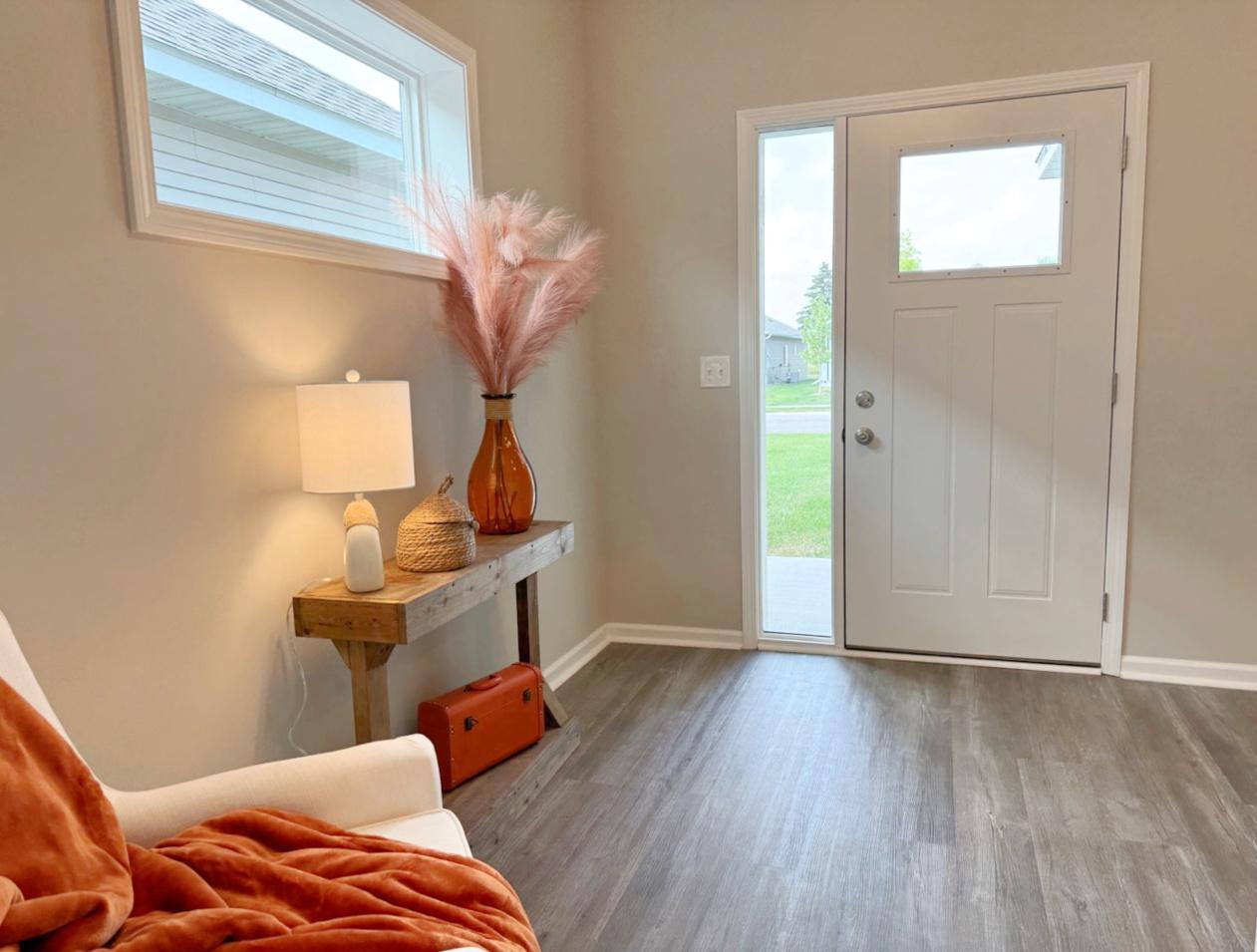 718 Cherrywood Lane NE