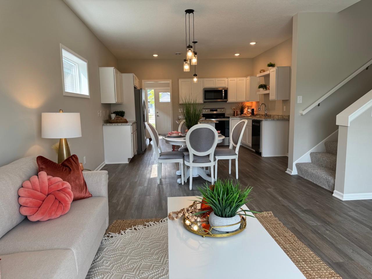 718 Cherrywood Lane NE