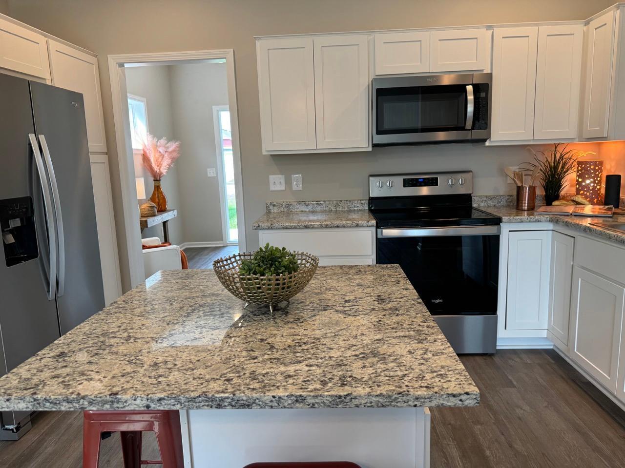 718 Cherrywood Lane NE