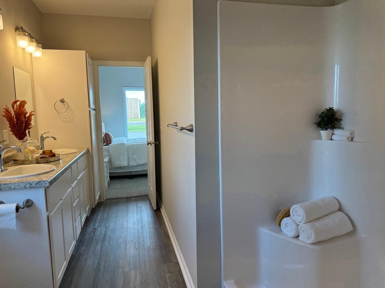 718 Cherrywood Lane NE