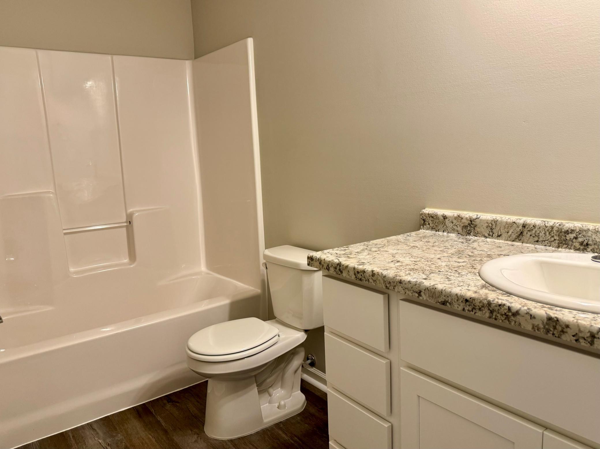 718 Cherrywood Lane NE