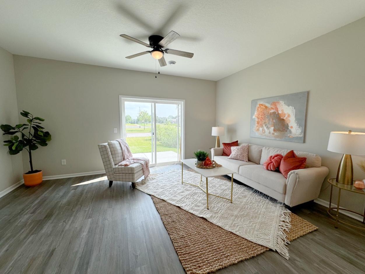 718 Cherrywood Lane NE