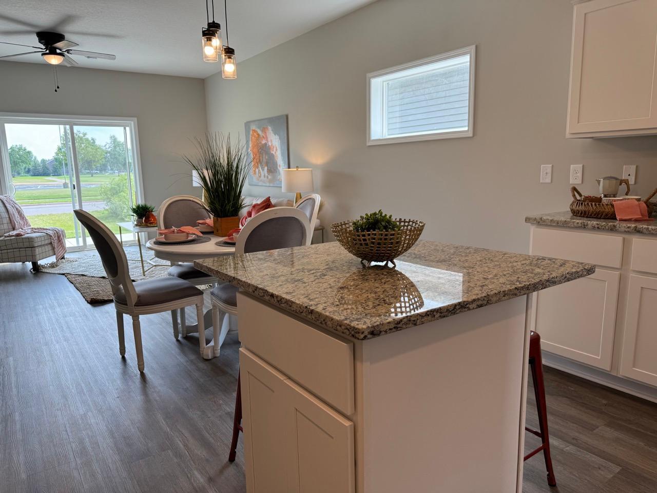 718 Cherrywood Lane NE