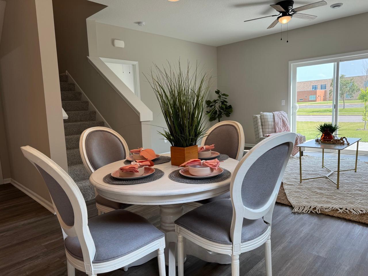 718 Cherrywood Lane NE