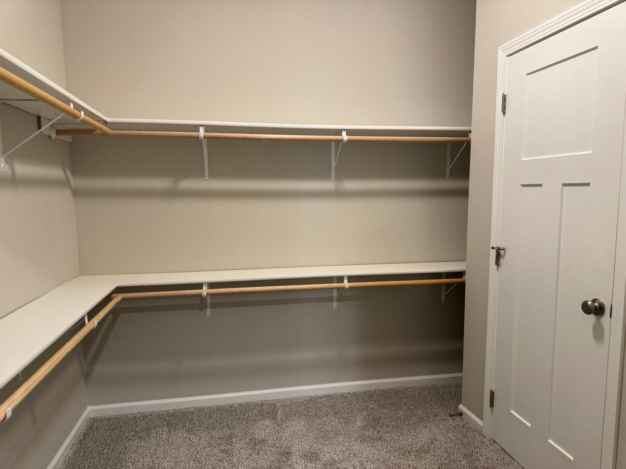 718 Cherrywood Lane NE