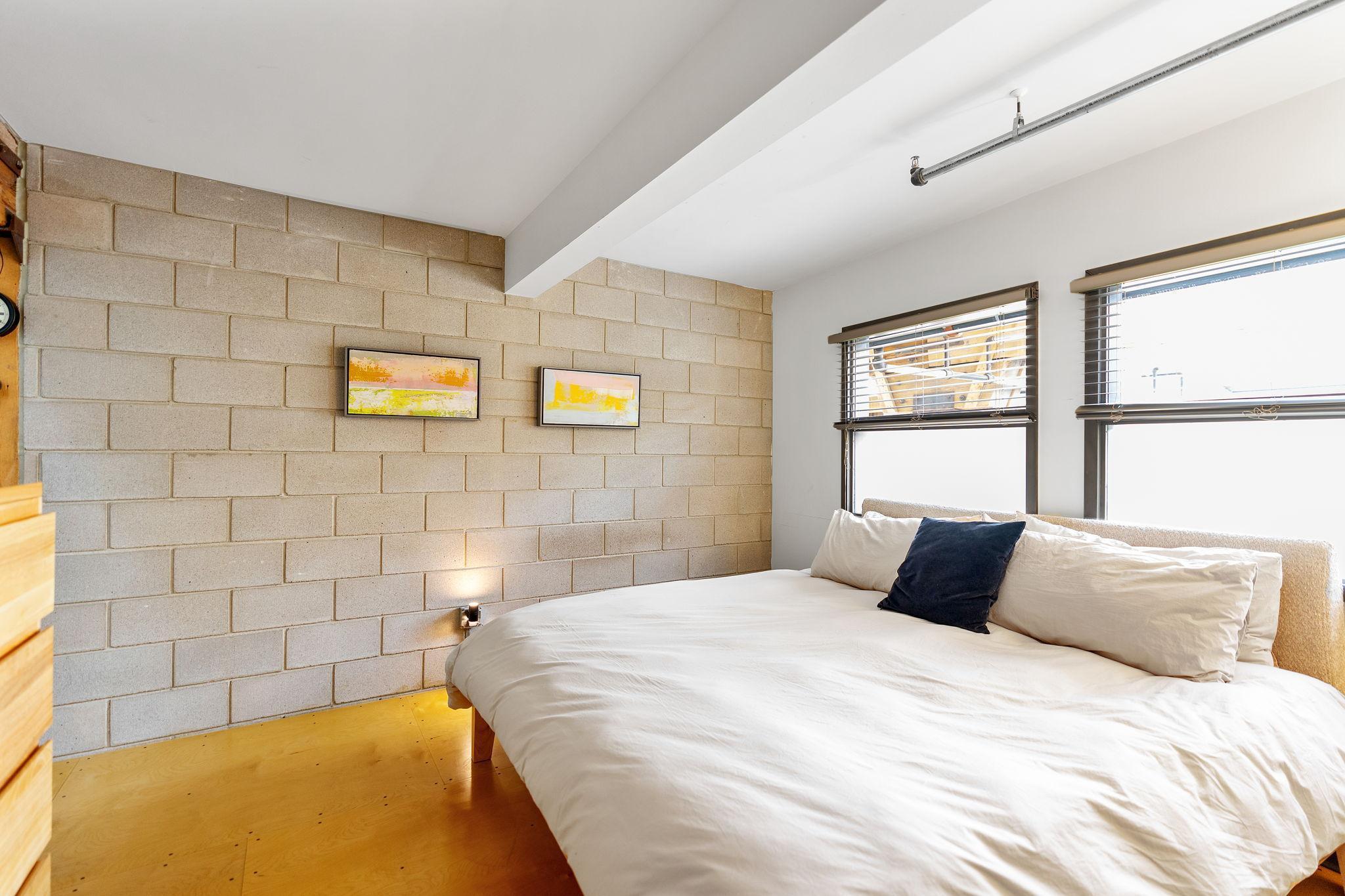 801 Washington Avenue N Unit: 313