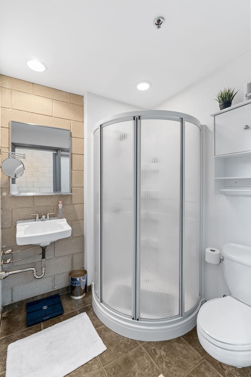 801 Washington Avenue N Unit: 313