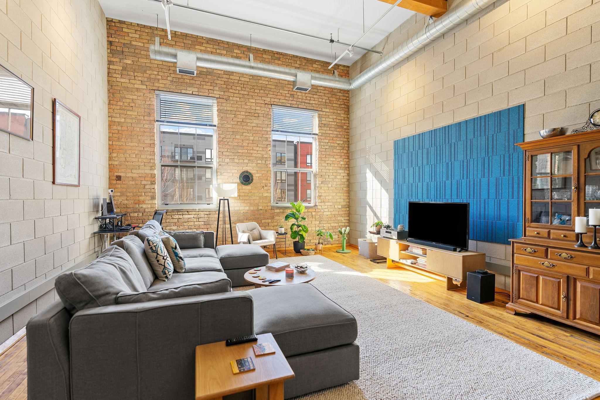 801 Washington Avenue N Unit: 313