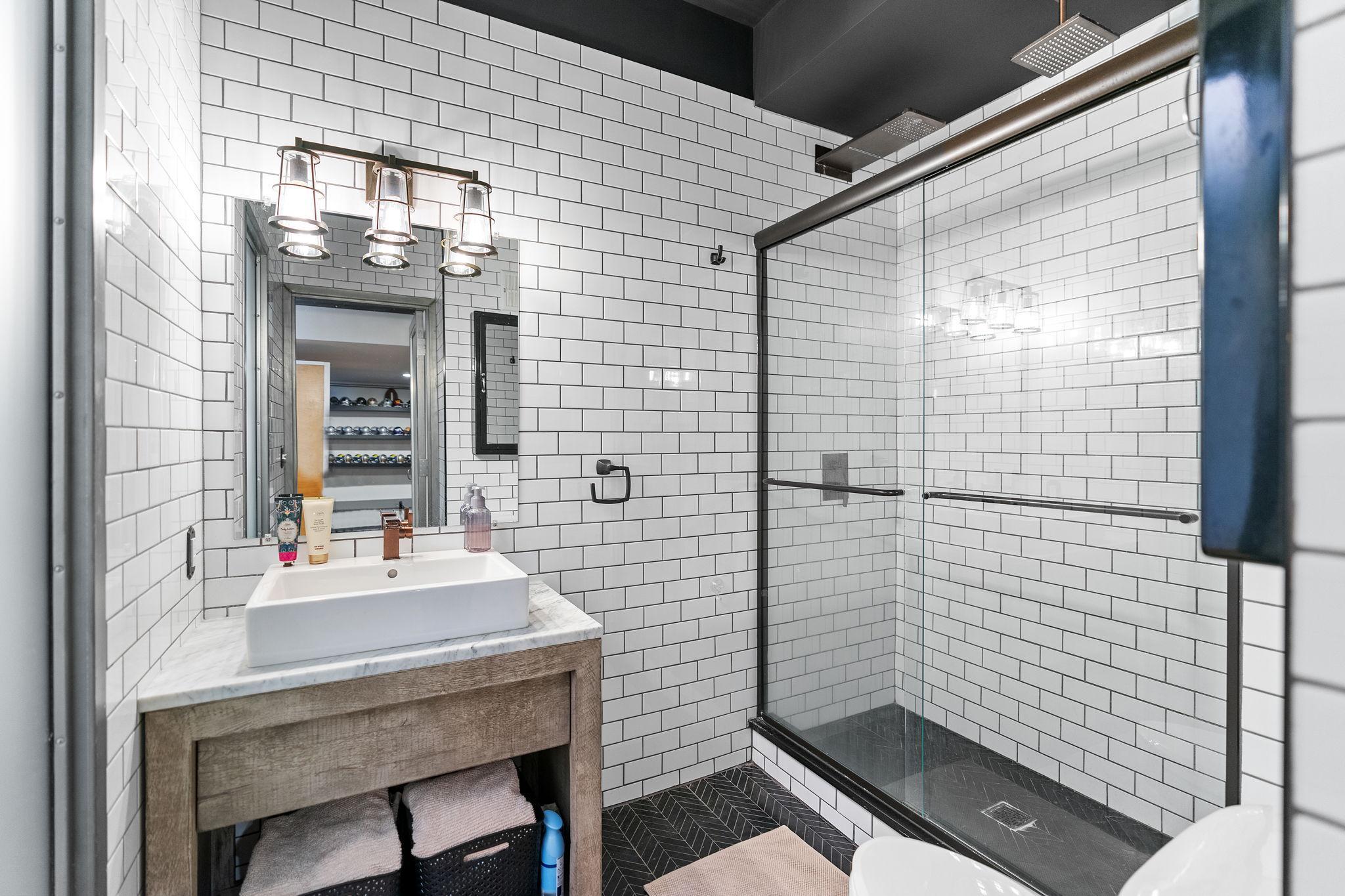 801 Washington Avenue N Unit: 313