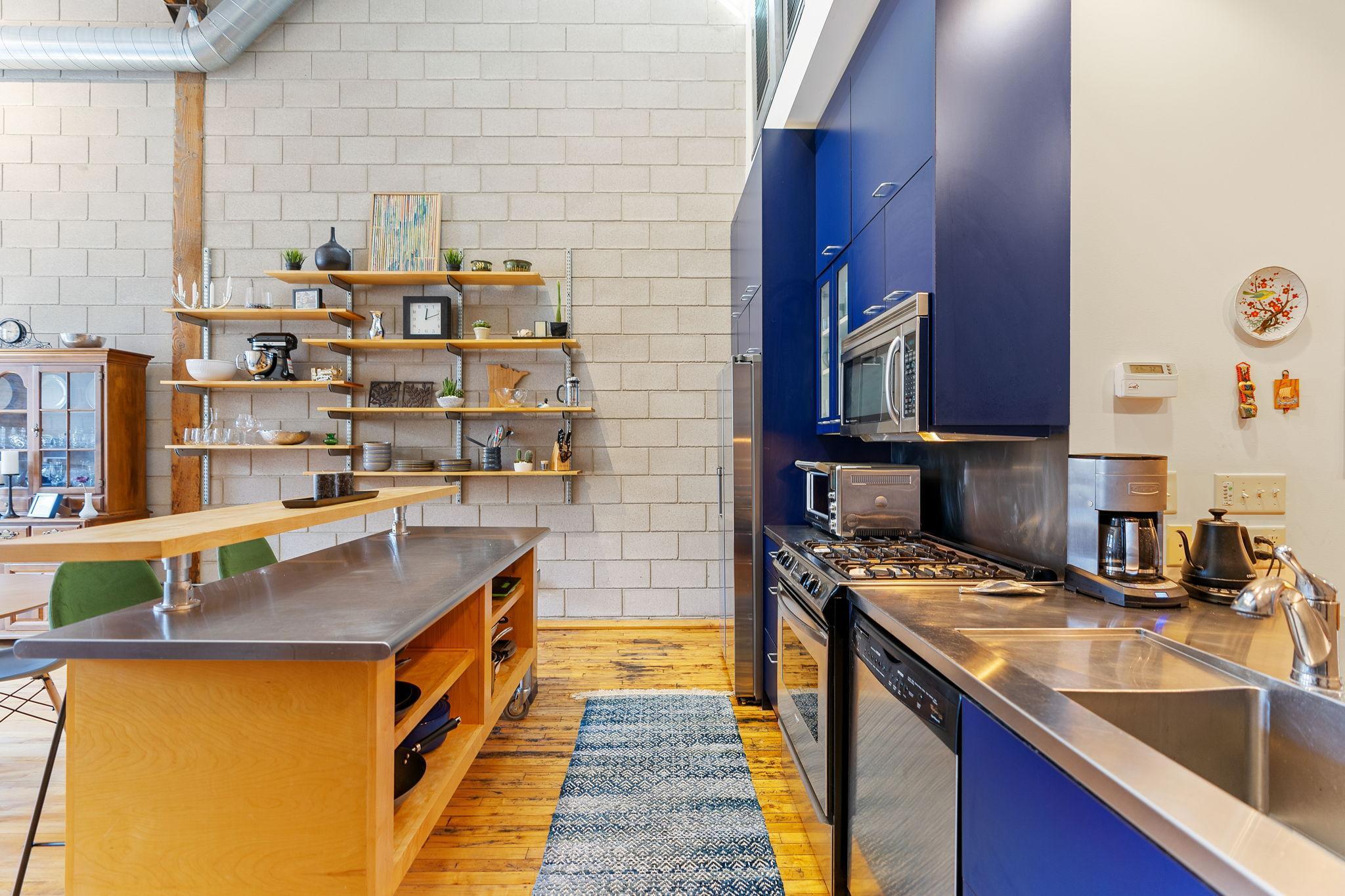 801 Washington Avenue N Unit: 313