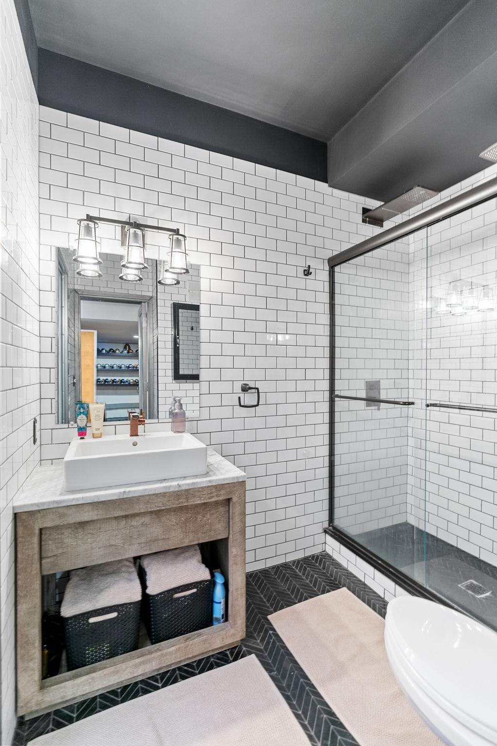 801 Washington Avenue N Unit: 313