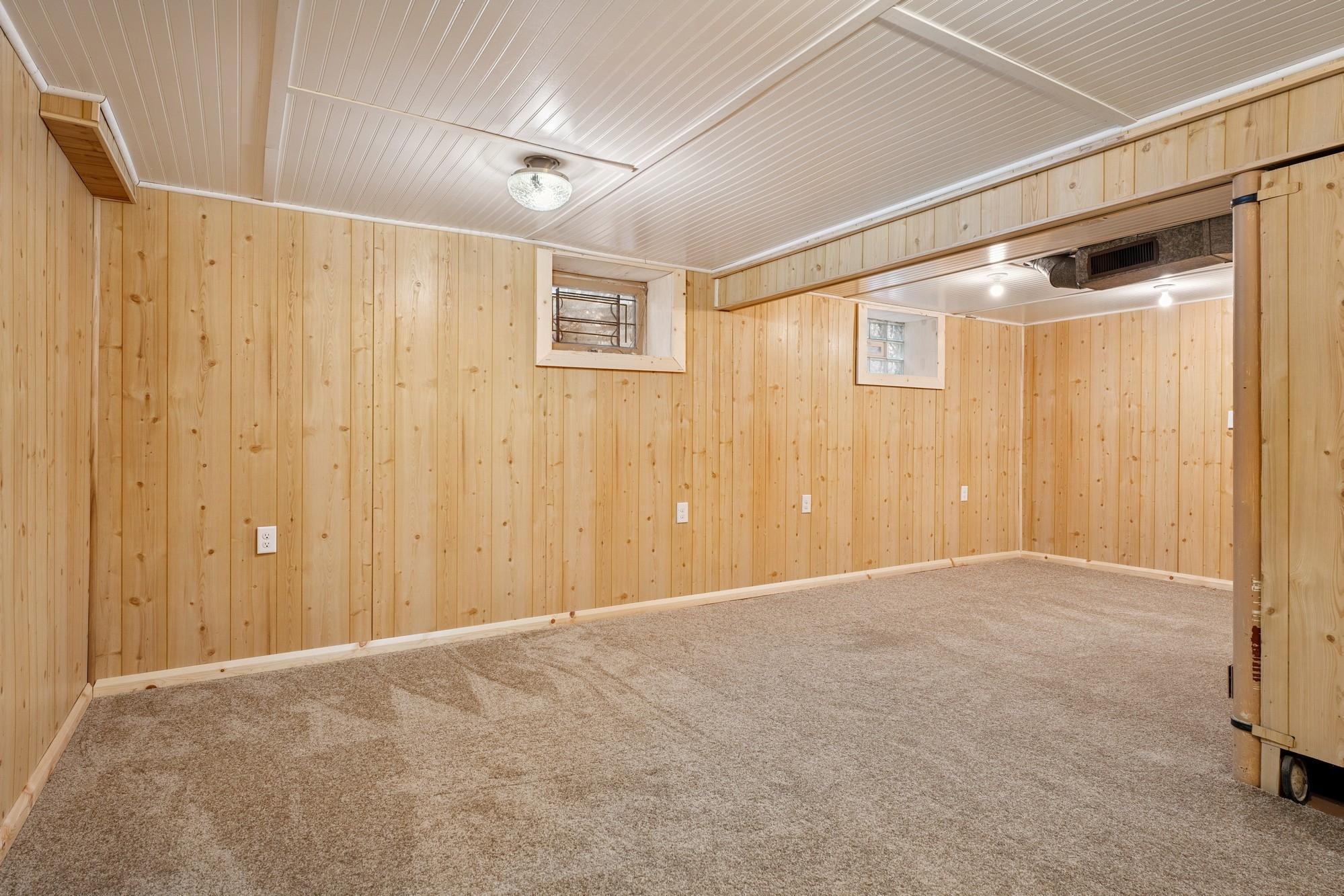 1645 Rose Place