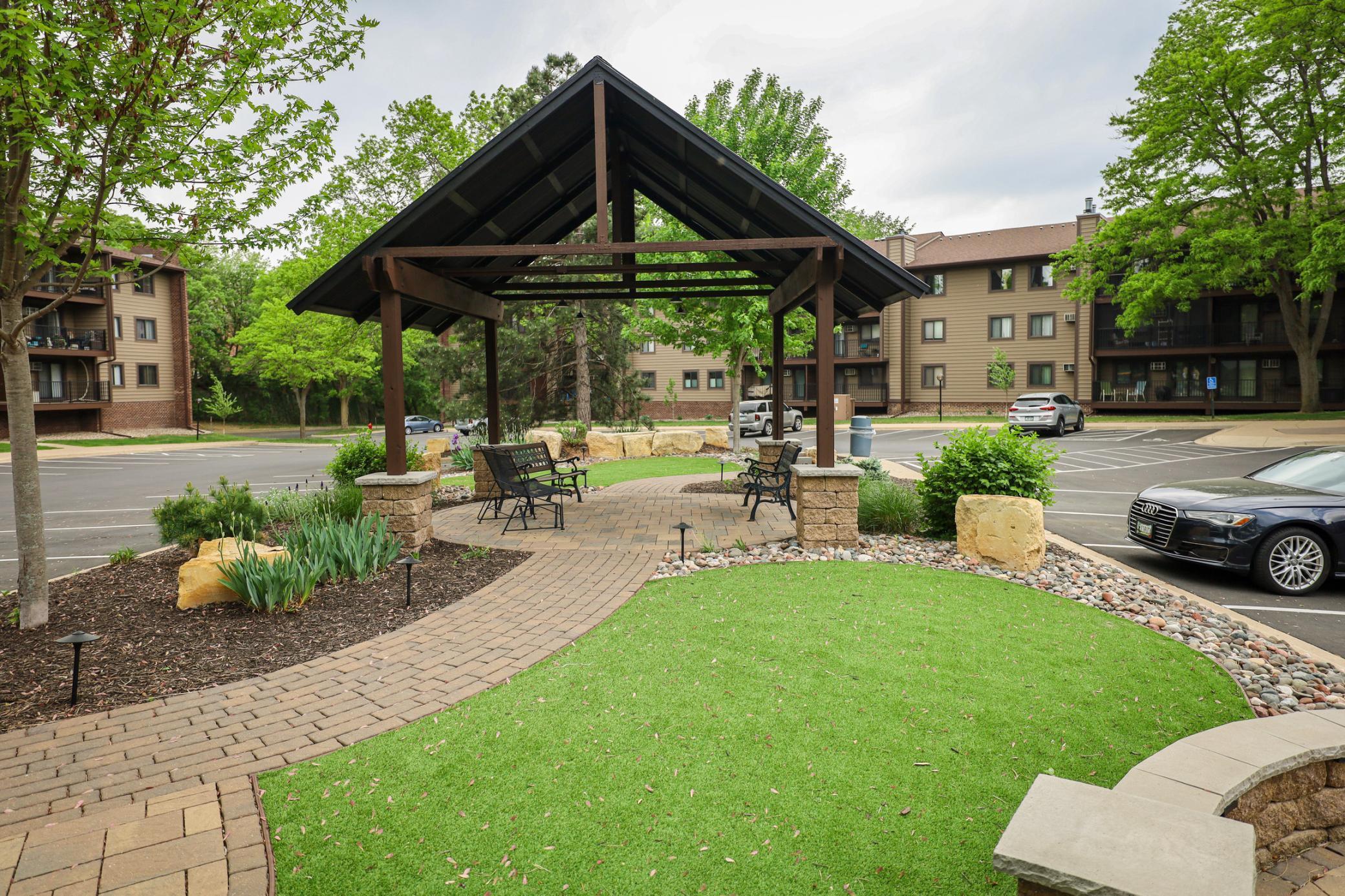 7501 W 101st Street Unit: 205