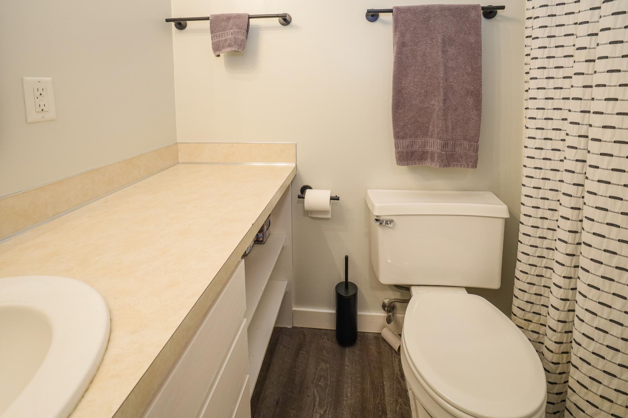 7501 W 101st Street Unit: 205