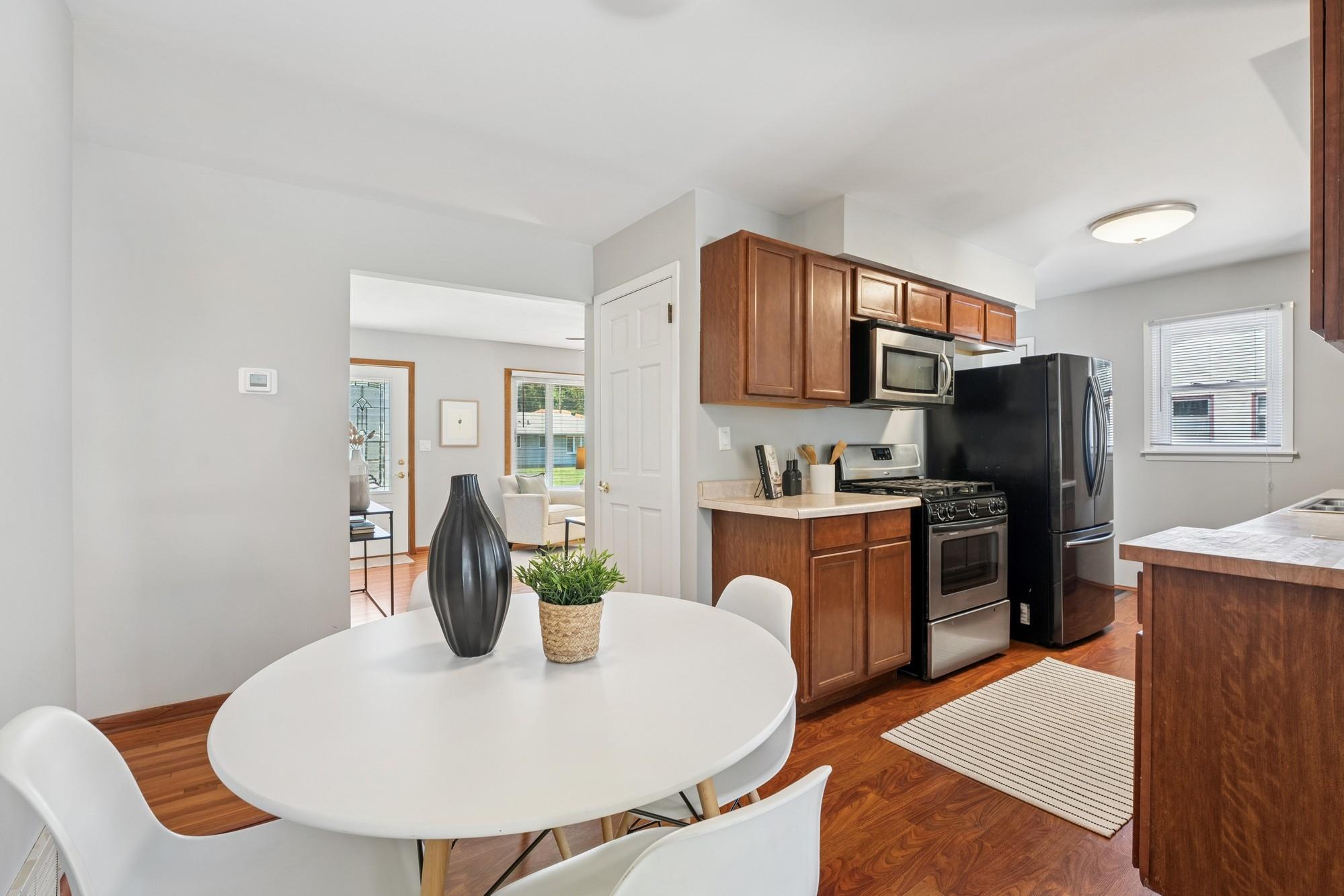 1193 Greystone Avenue N