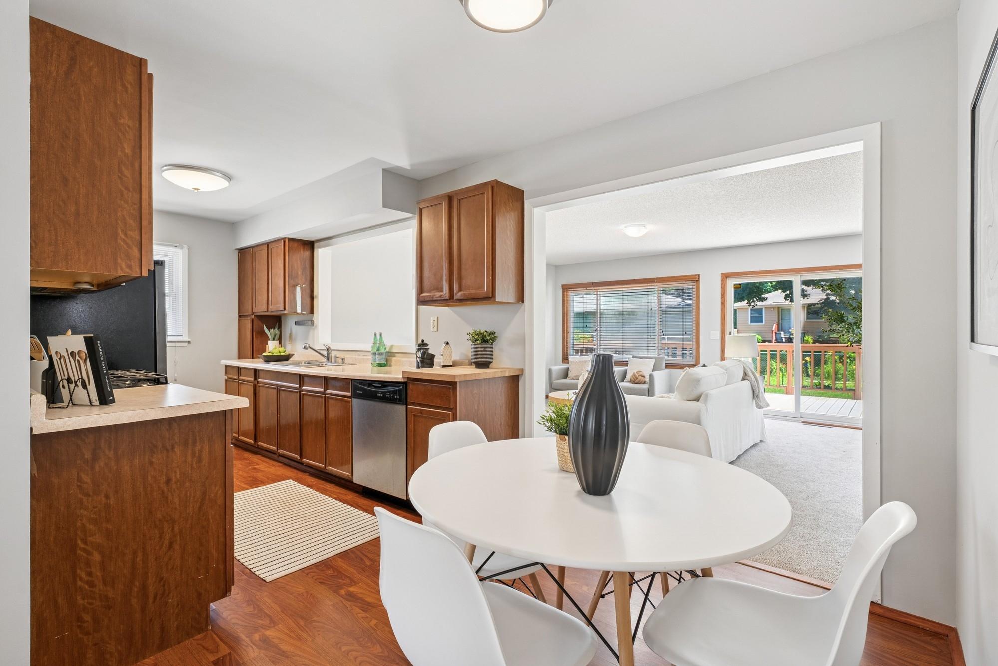 1193 Greystone Avenue N