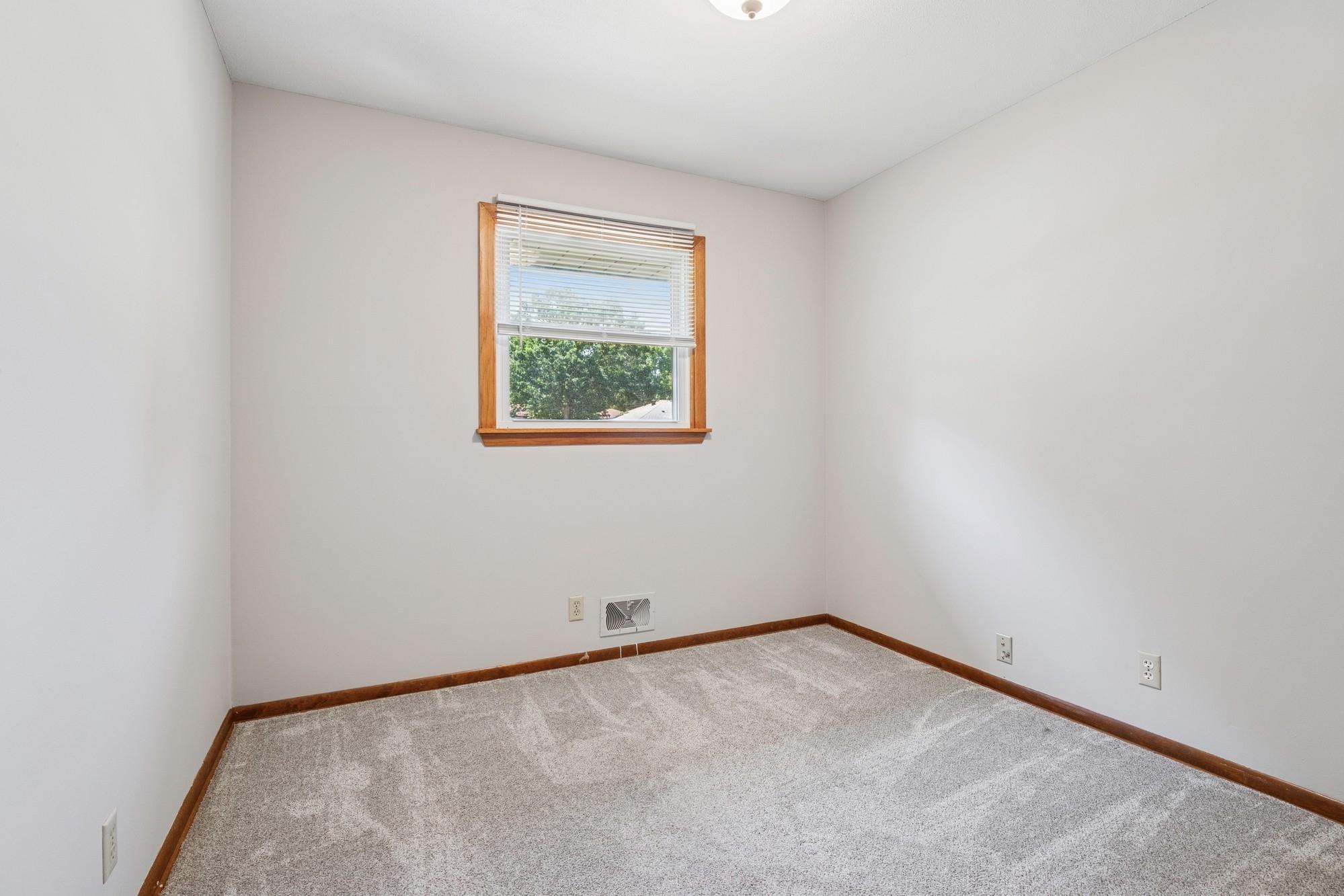 1193 Greystone Avenue N