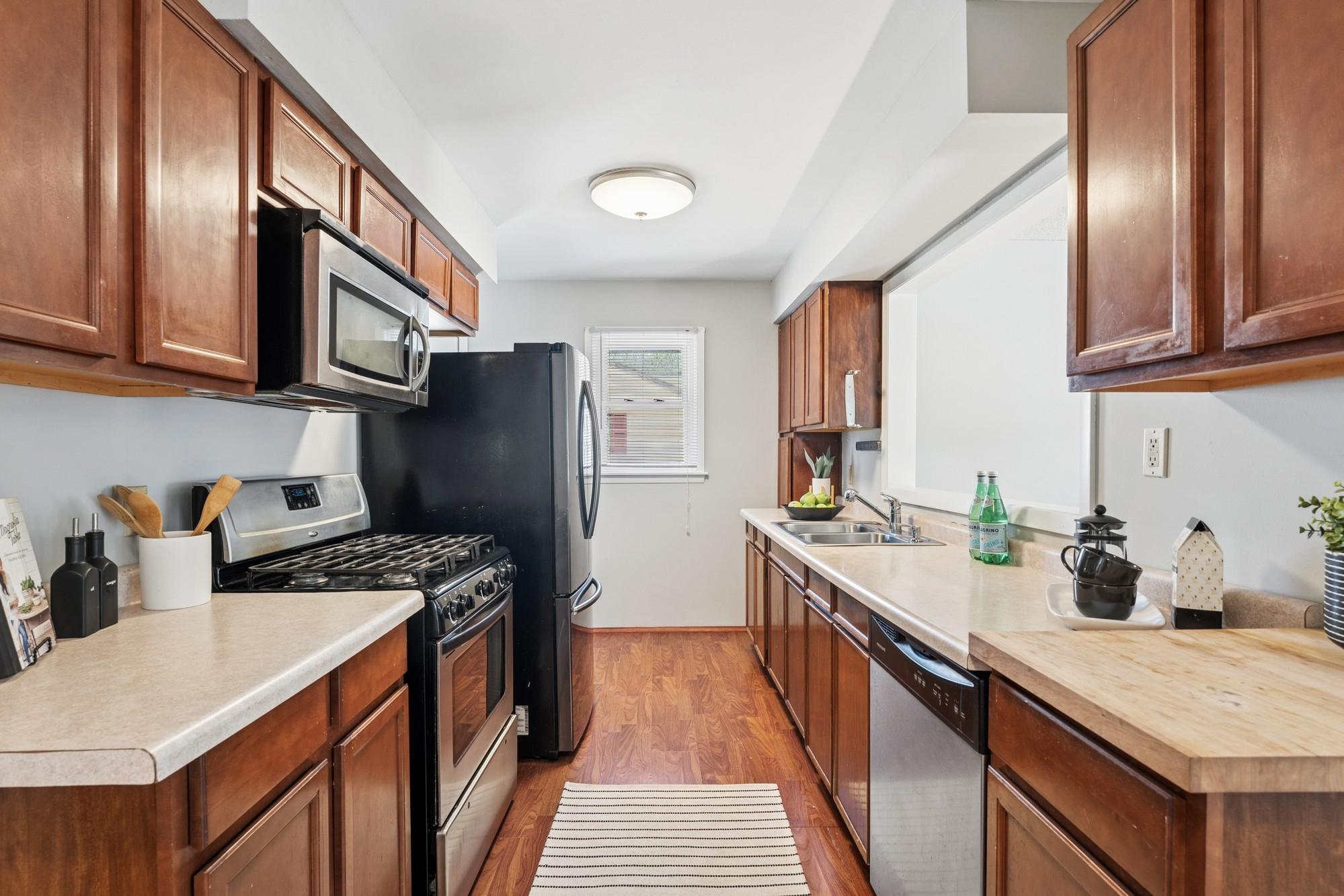 1193 Greystone Avenue N