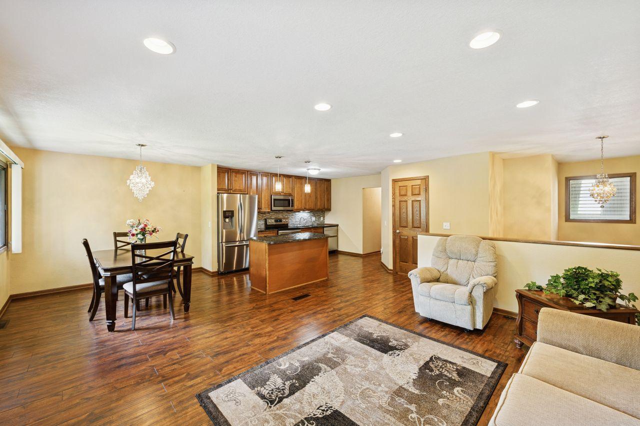 1427 4th Street W