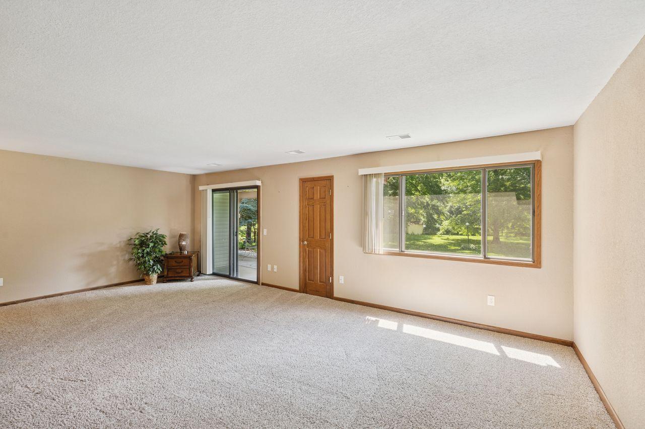 1427 4th Street W