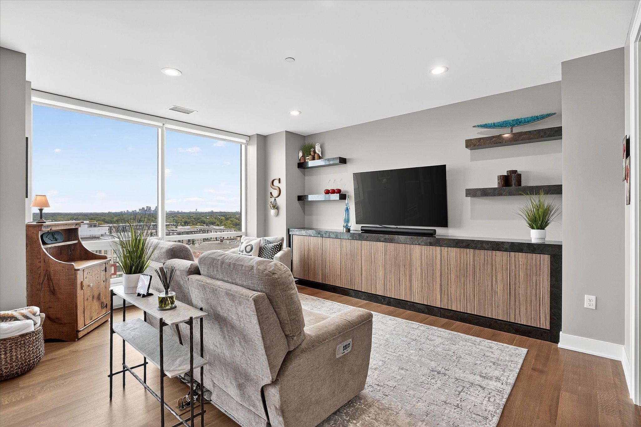 3209 Galleria Unit: 1406