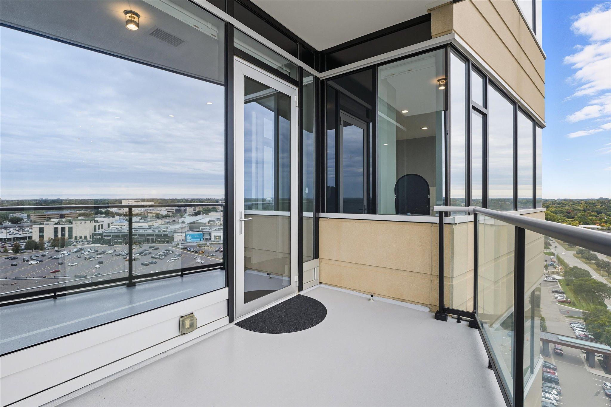 3209 Galleria Unit: 1406