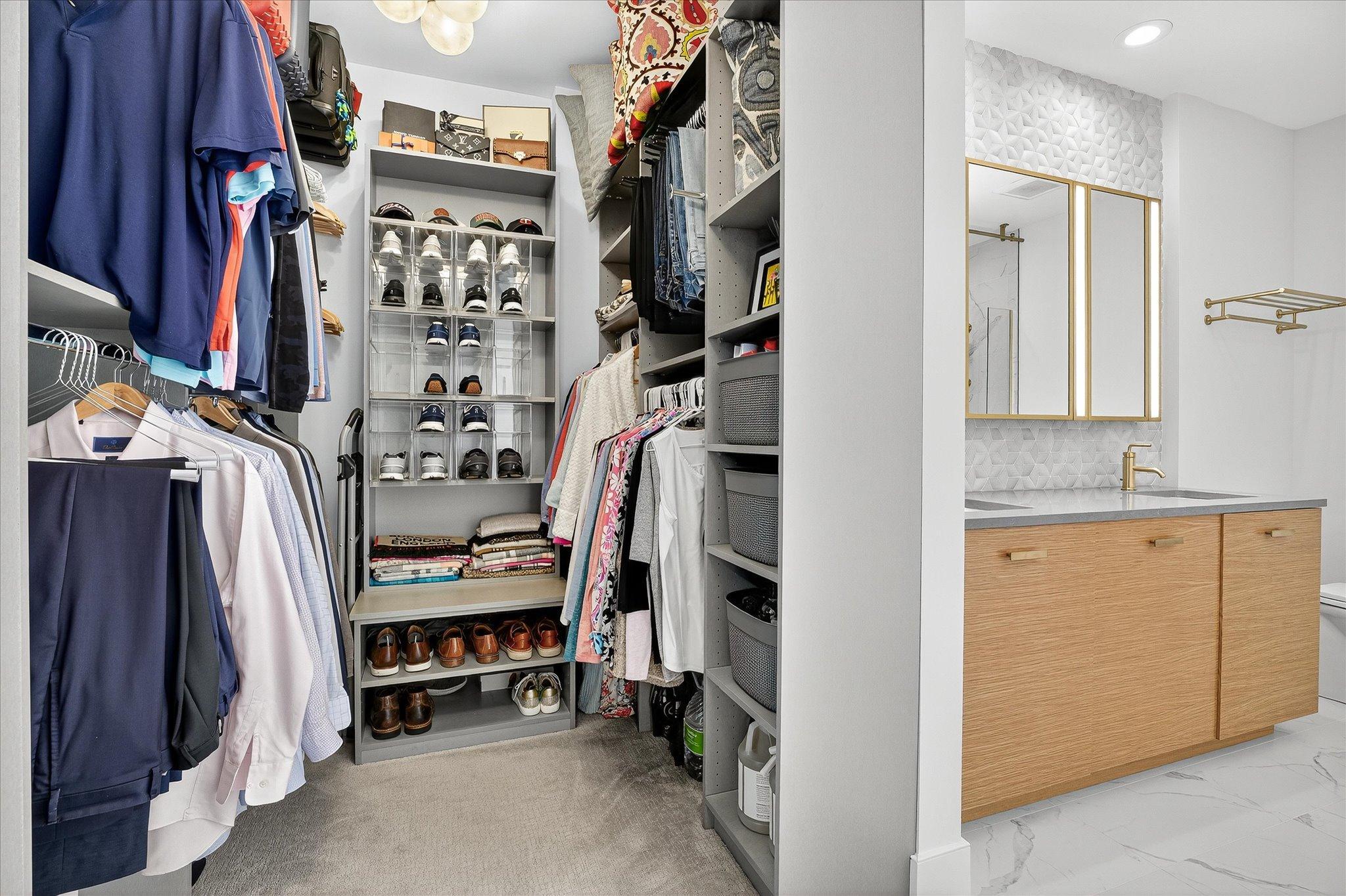 3209 Galleria Unit: 1406