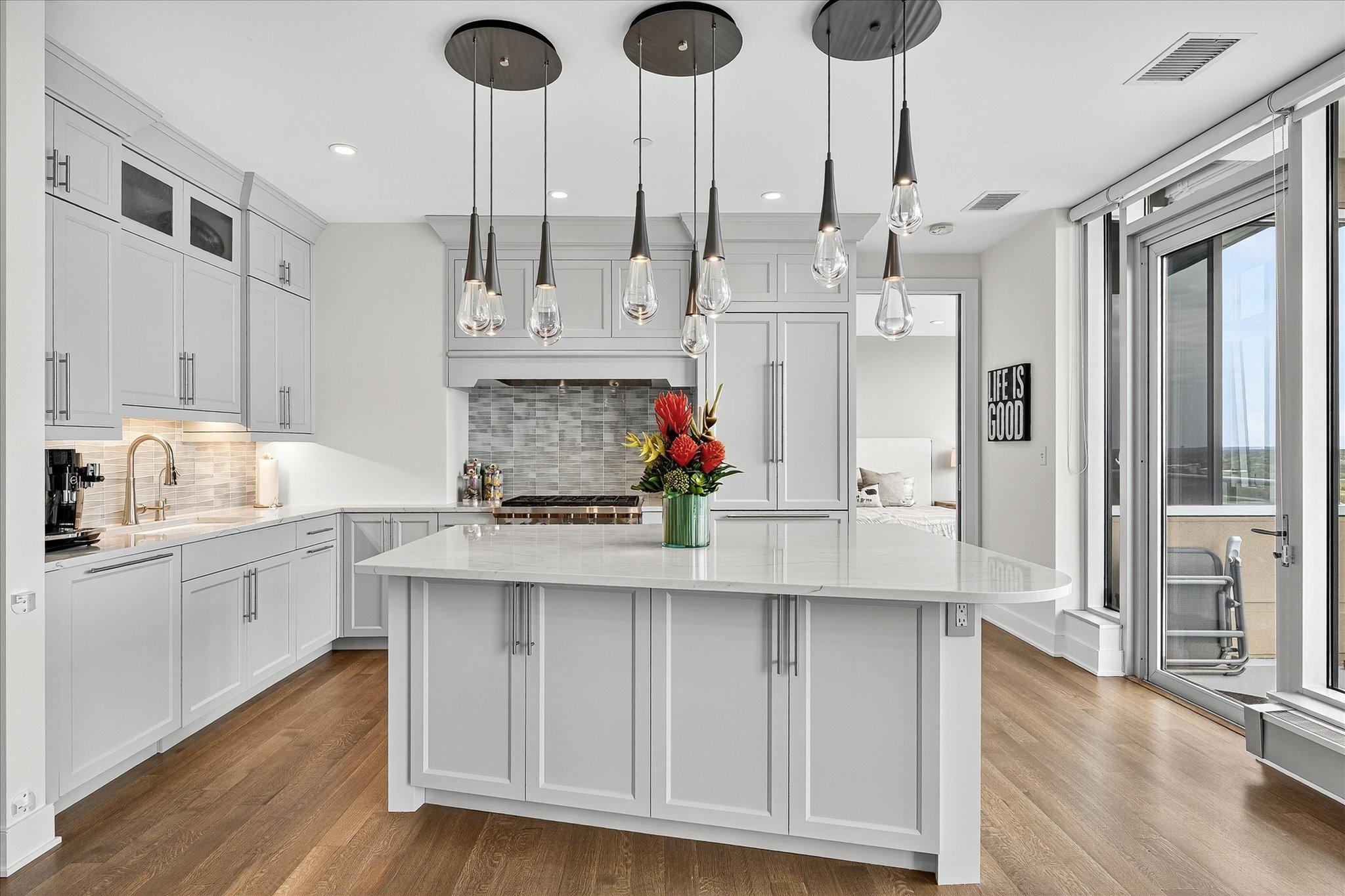 3209 Galleria Unit: 1406