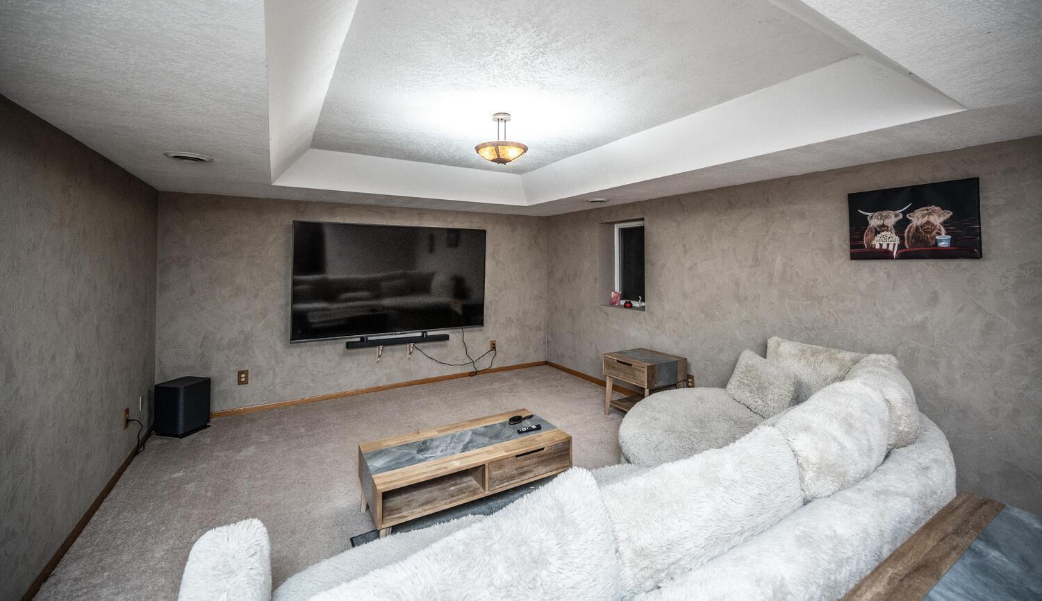 6030 Meadowood Court
