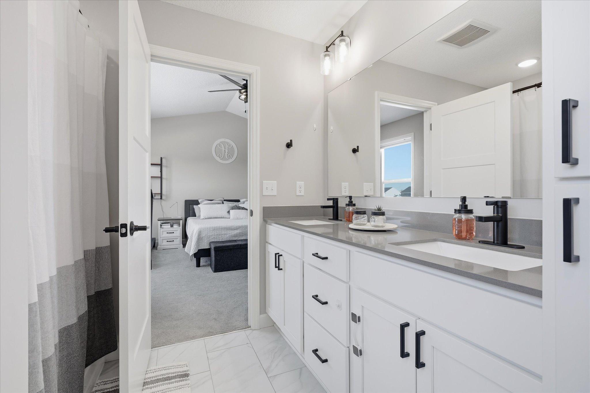 1486 Oak Ridge Street