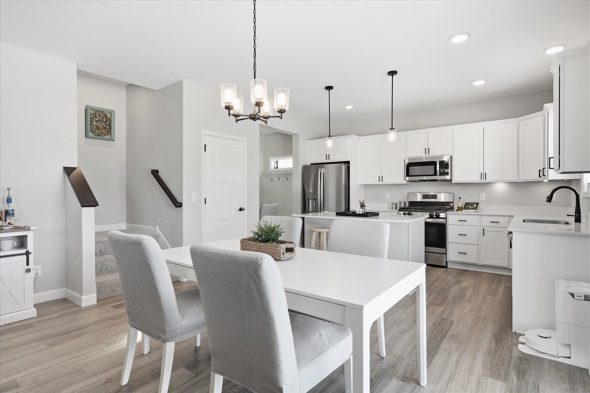 1486 Oak Ridge Street