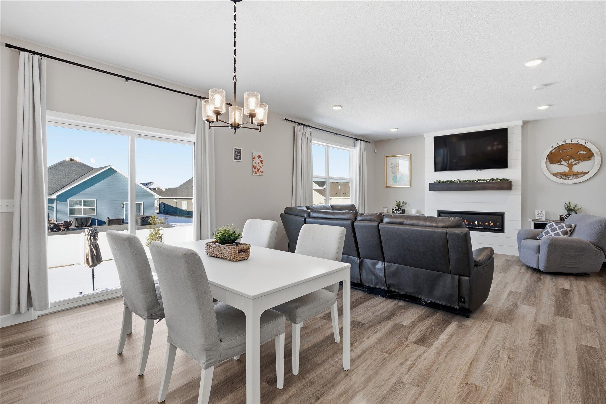 1486 Oak Ridge Street