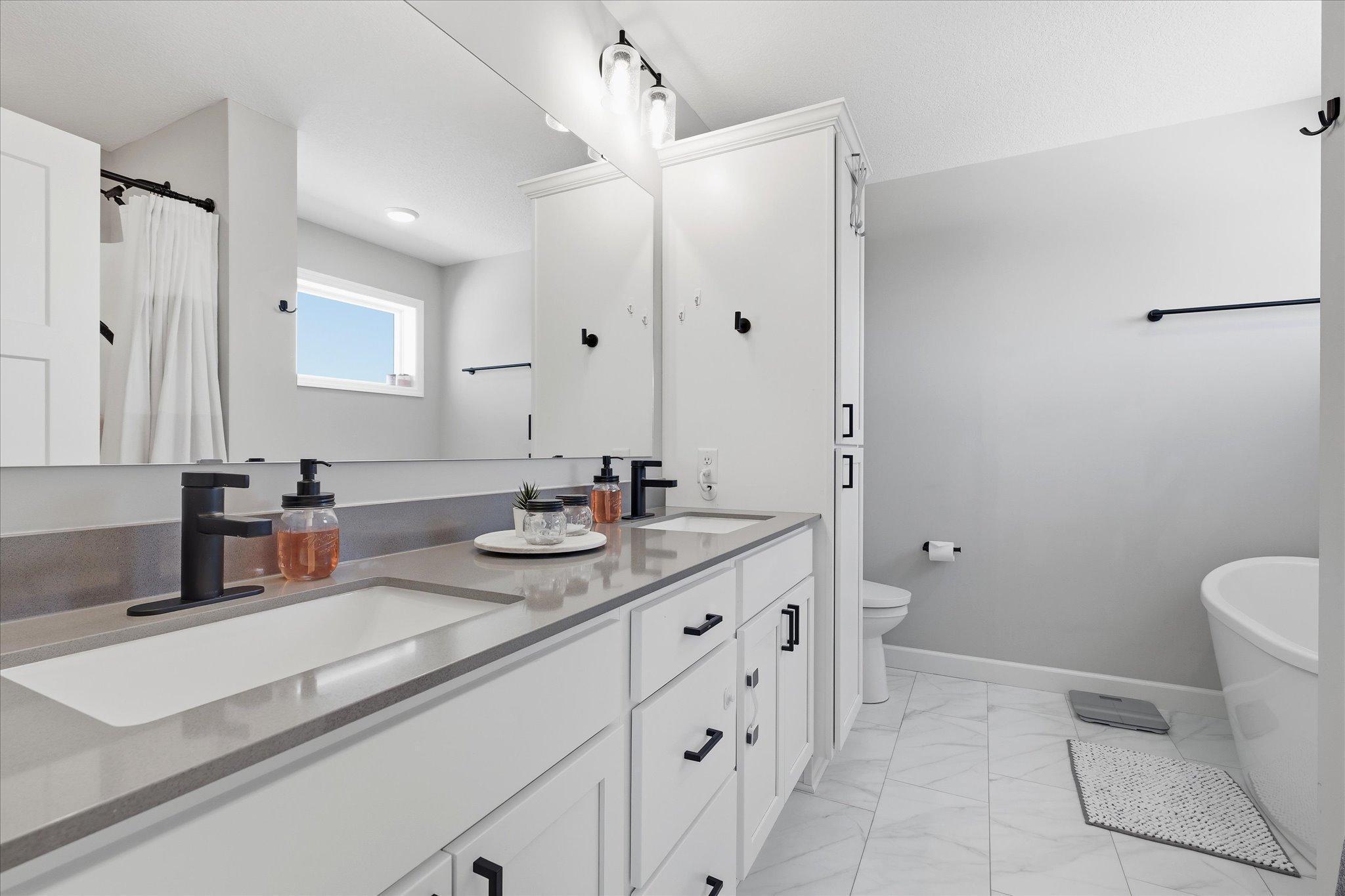 1486 Oak Ridge Street