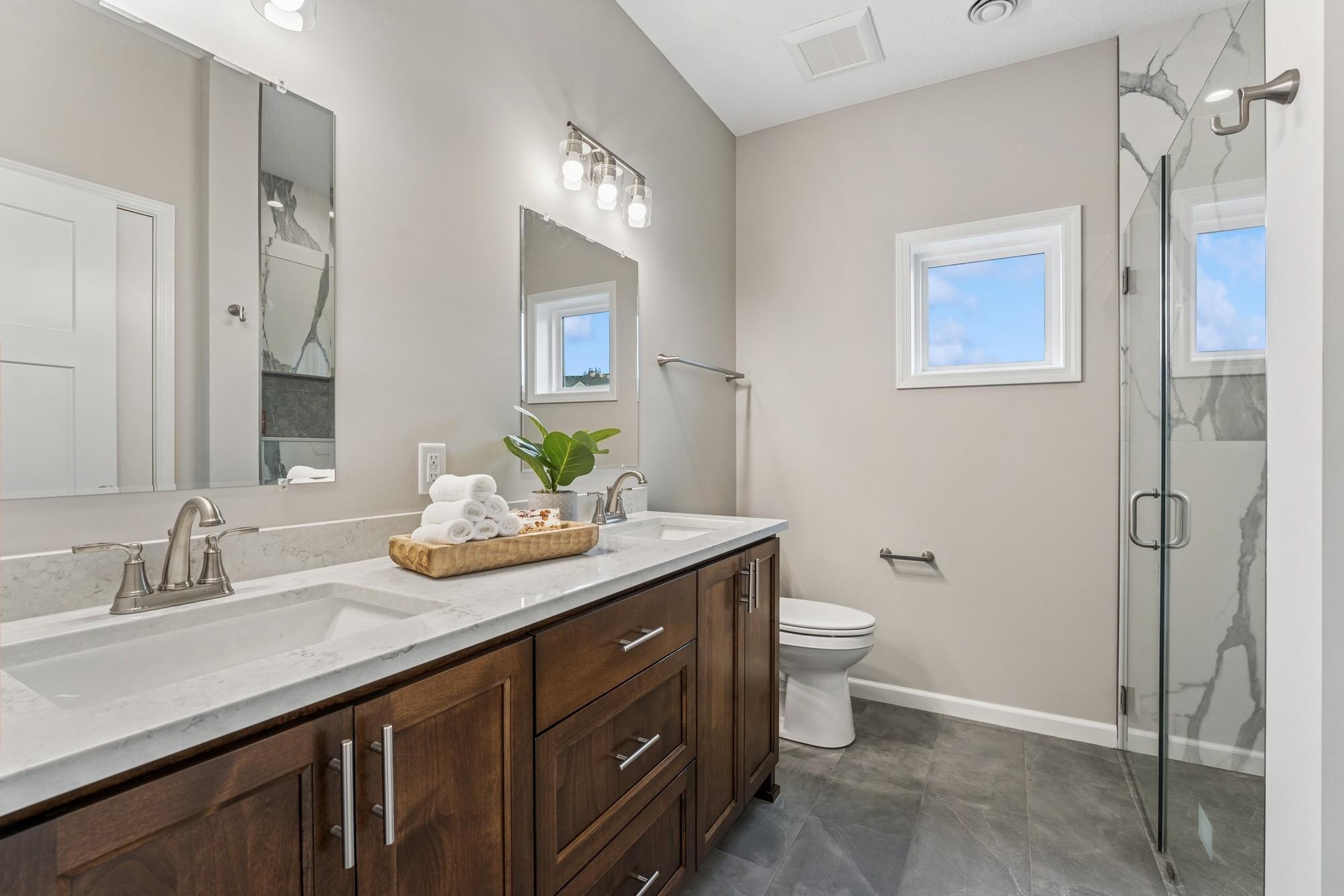 4907 Evergreen Drive N