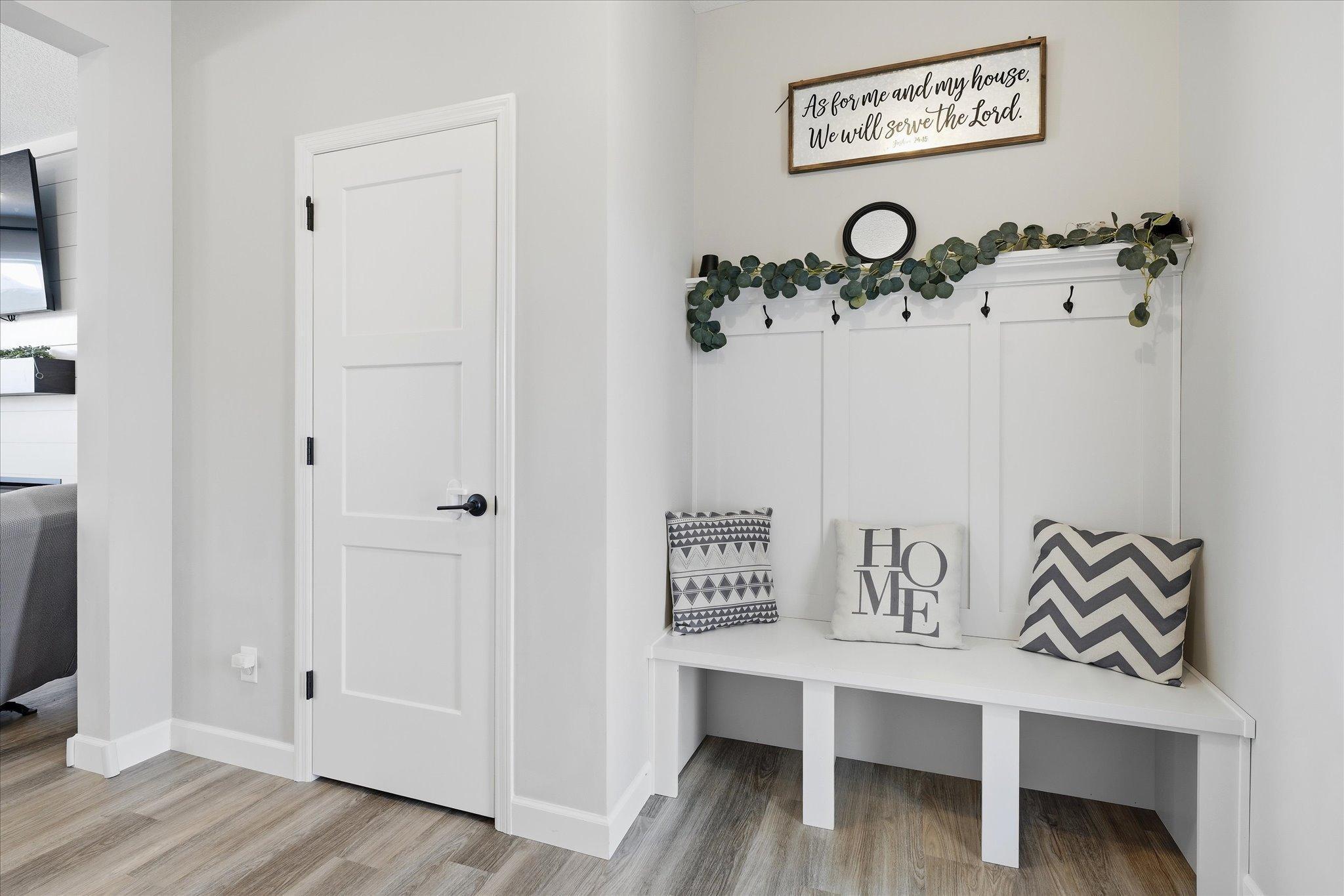 1486 Oak Ridge Street