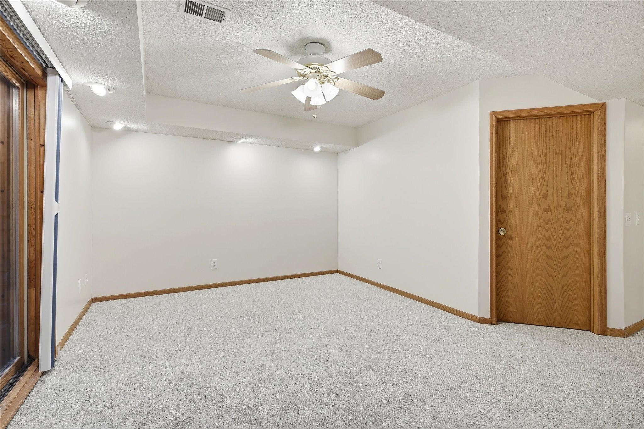 1904 Lincoln Street S Unit: 1904