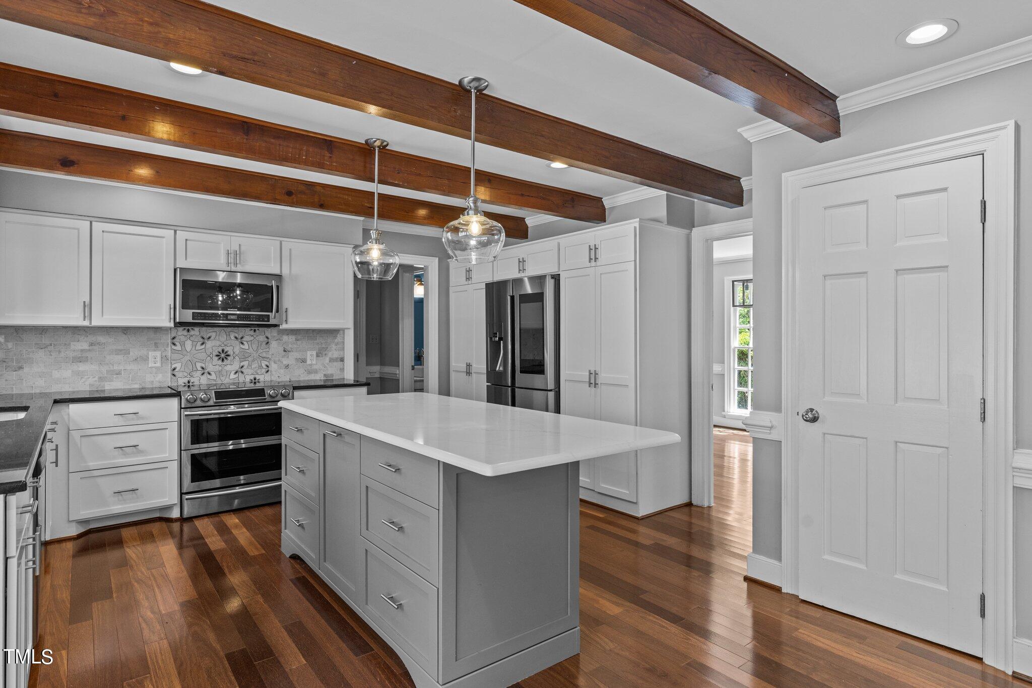 2801 Croix Place