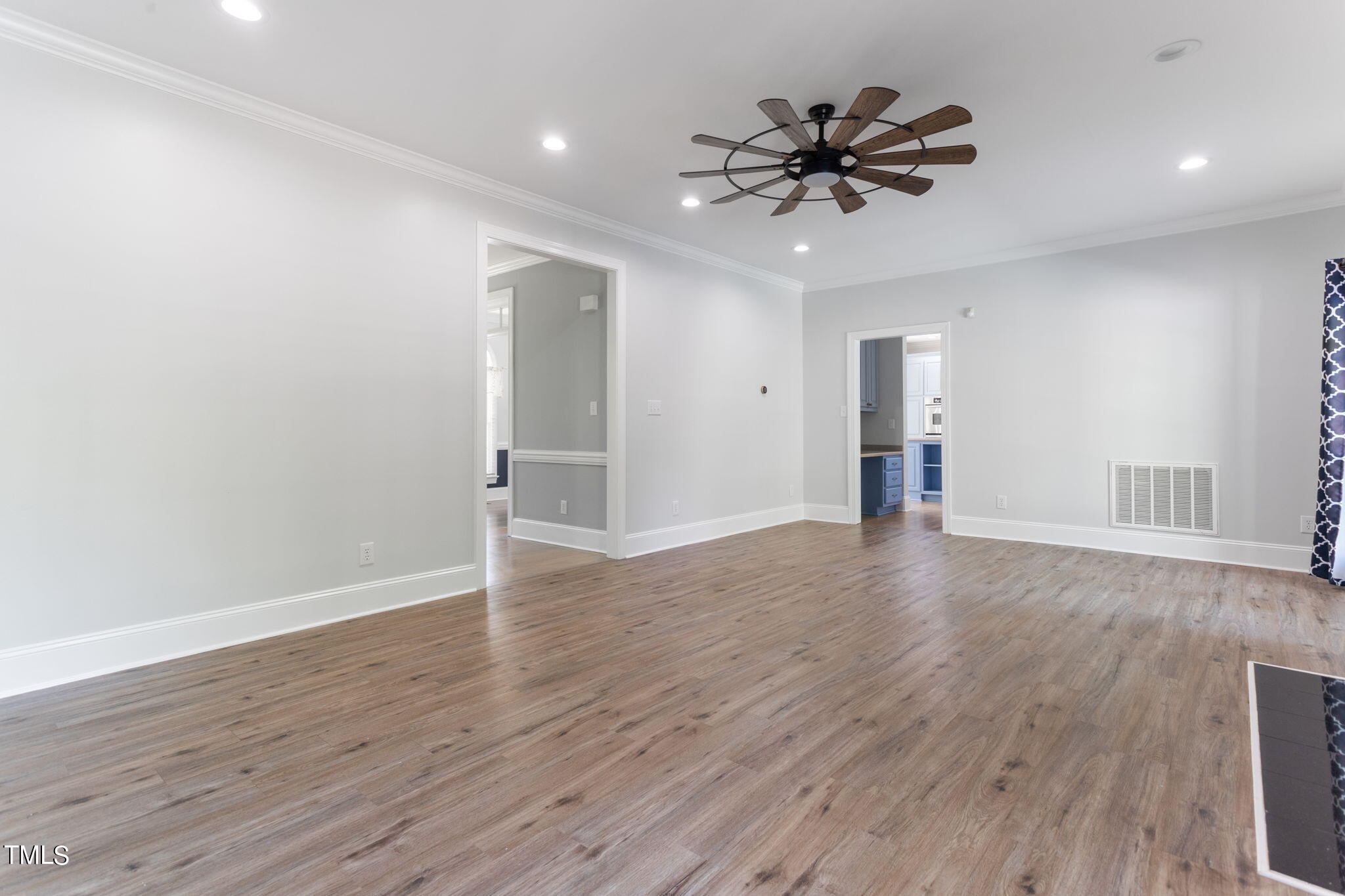 4139 Mistletoe Lane