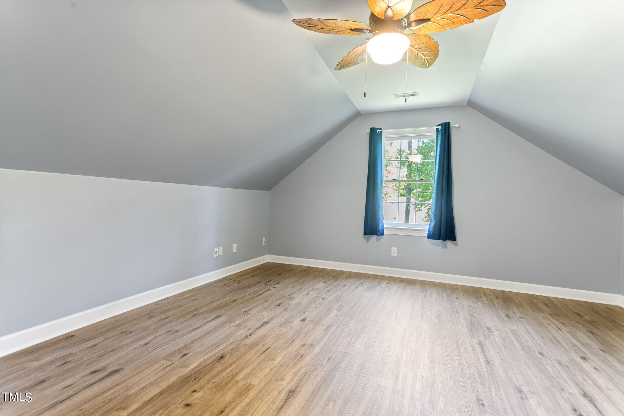 4139 Mistletoe Lane