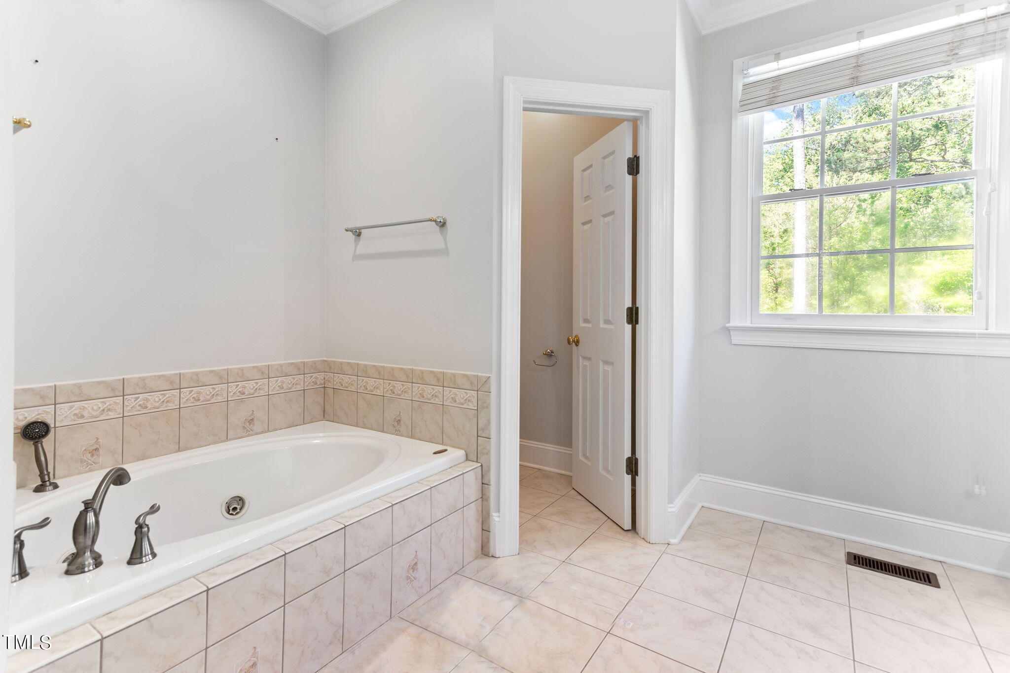 4139 Mistletoe Lane