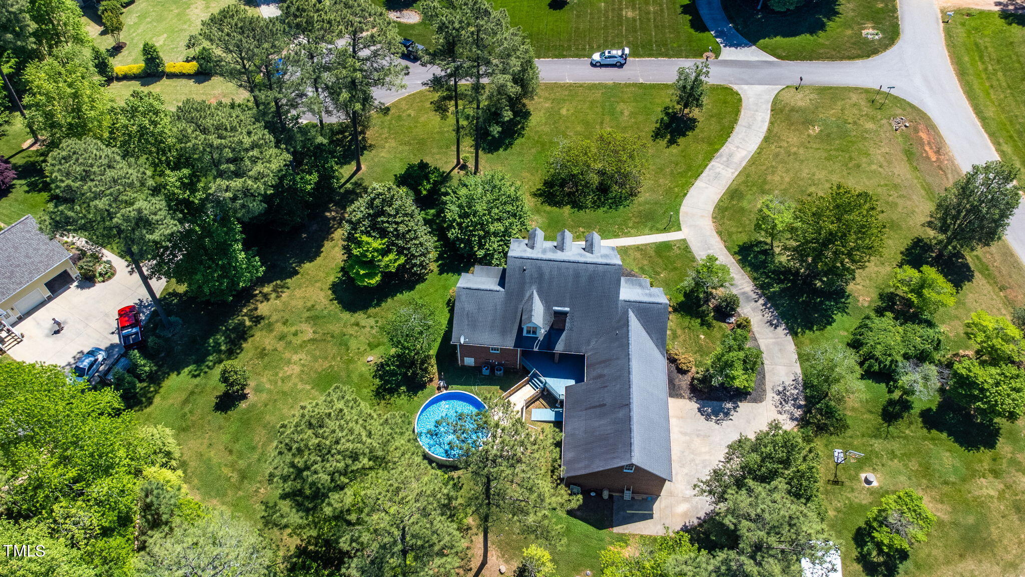 4139 Mistletoe Lane