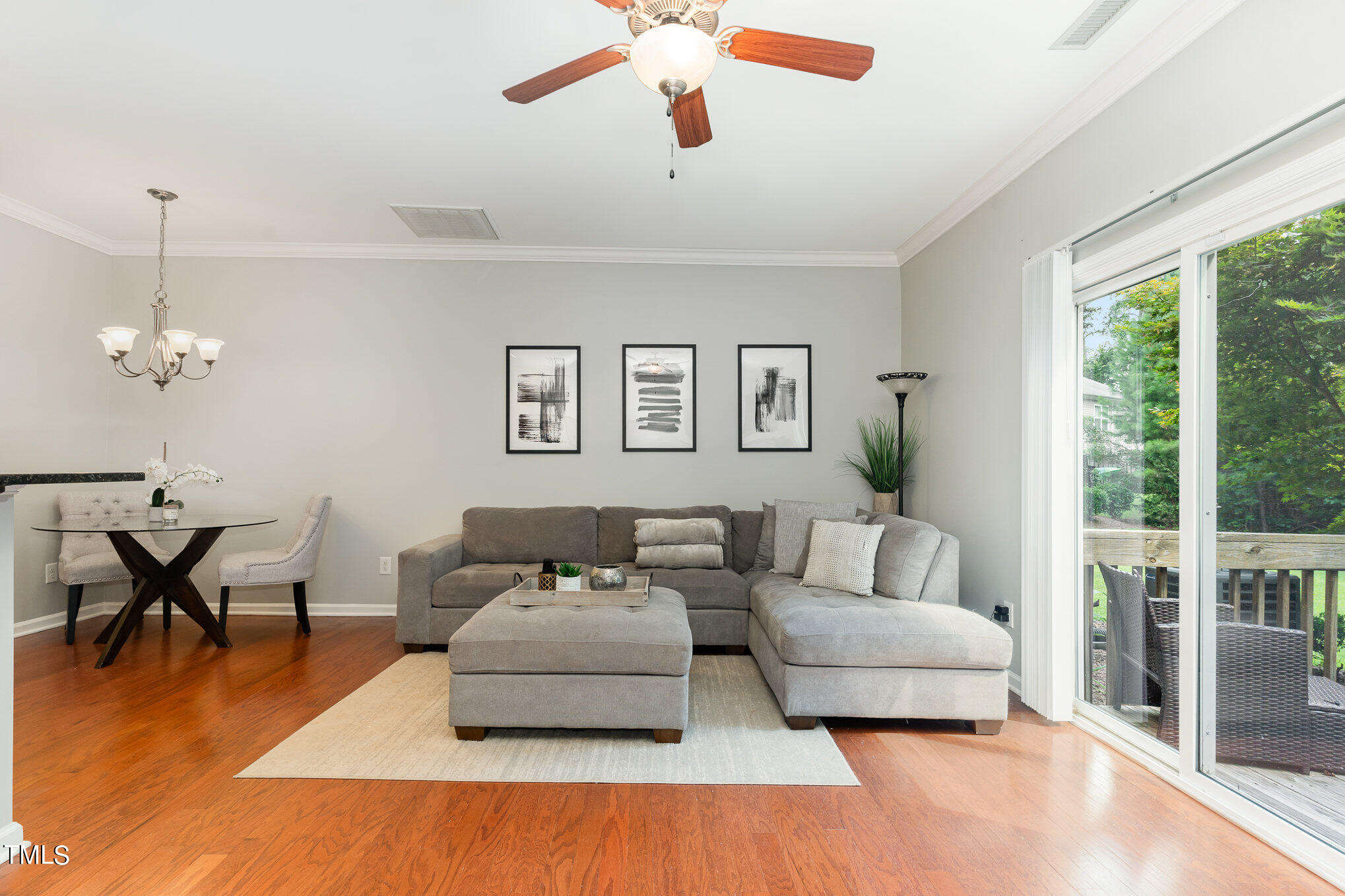 1506 Holly Grove Way