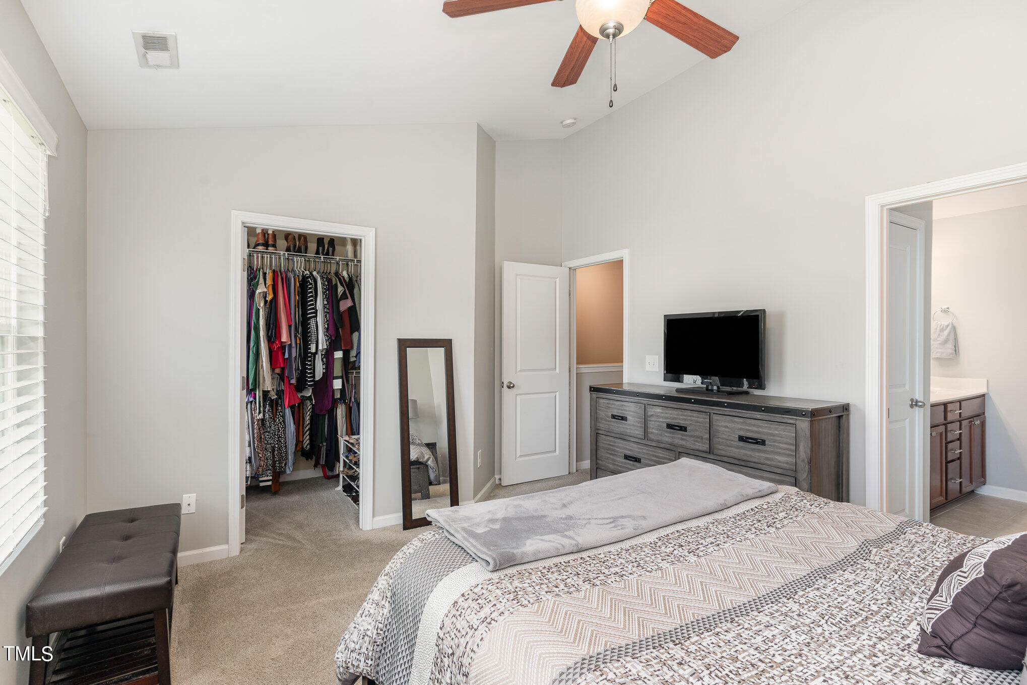 1506 Holly Grove Way