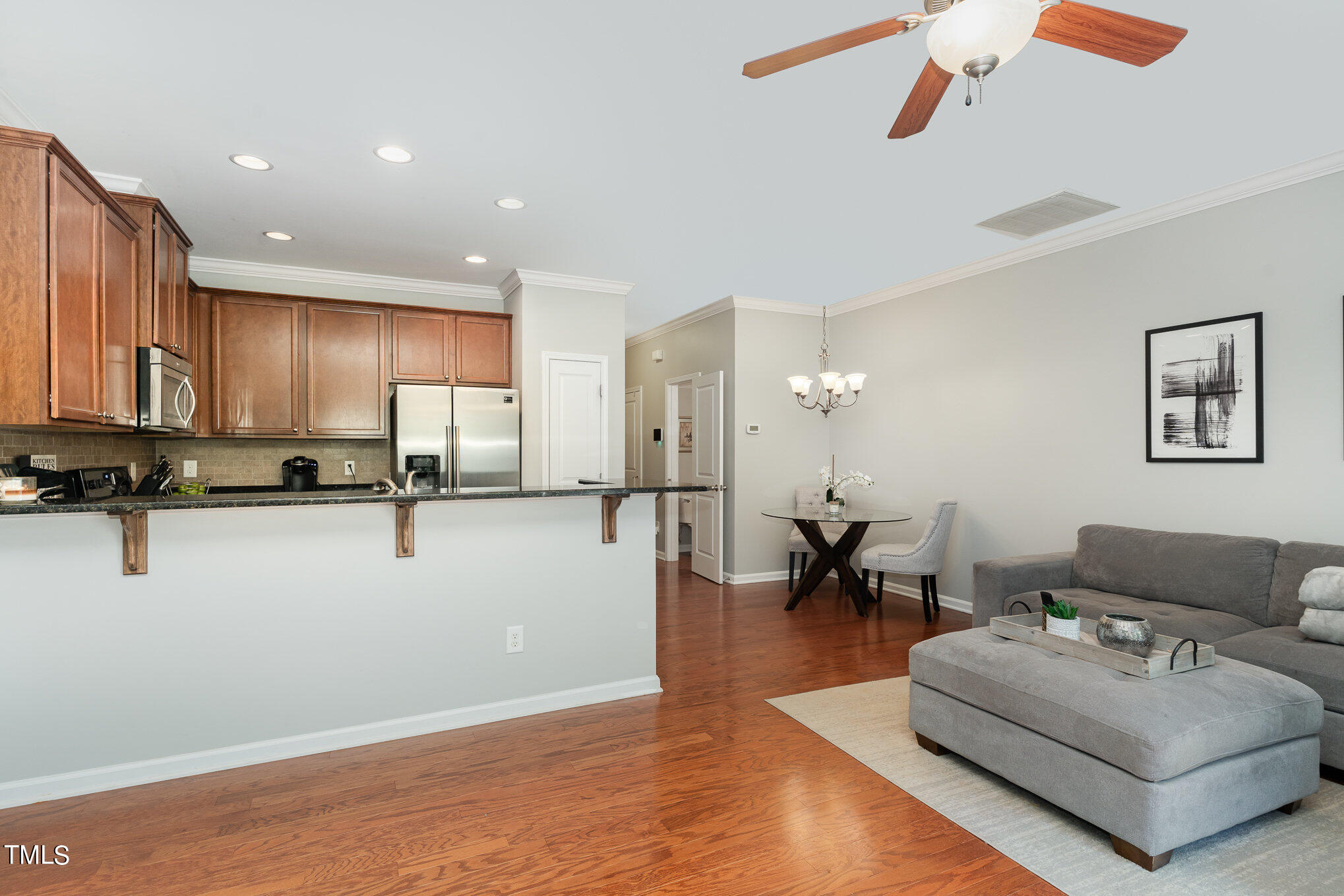 1506 Holly Grove Way