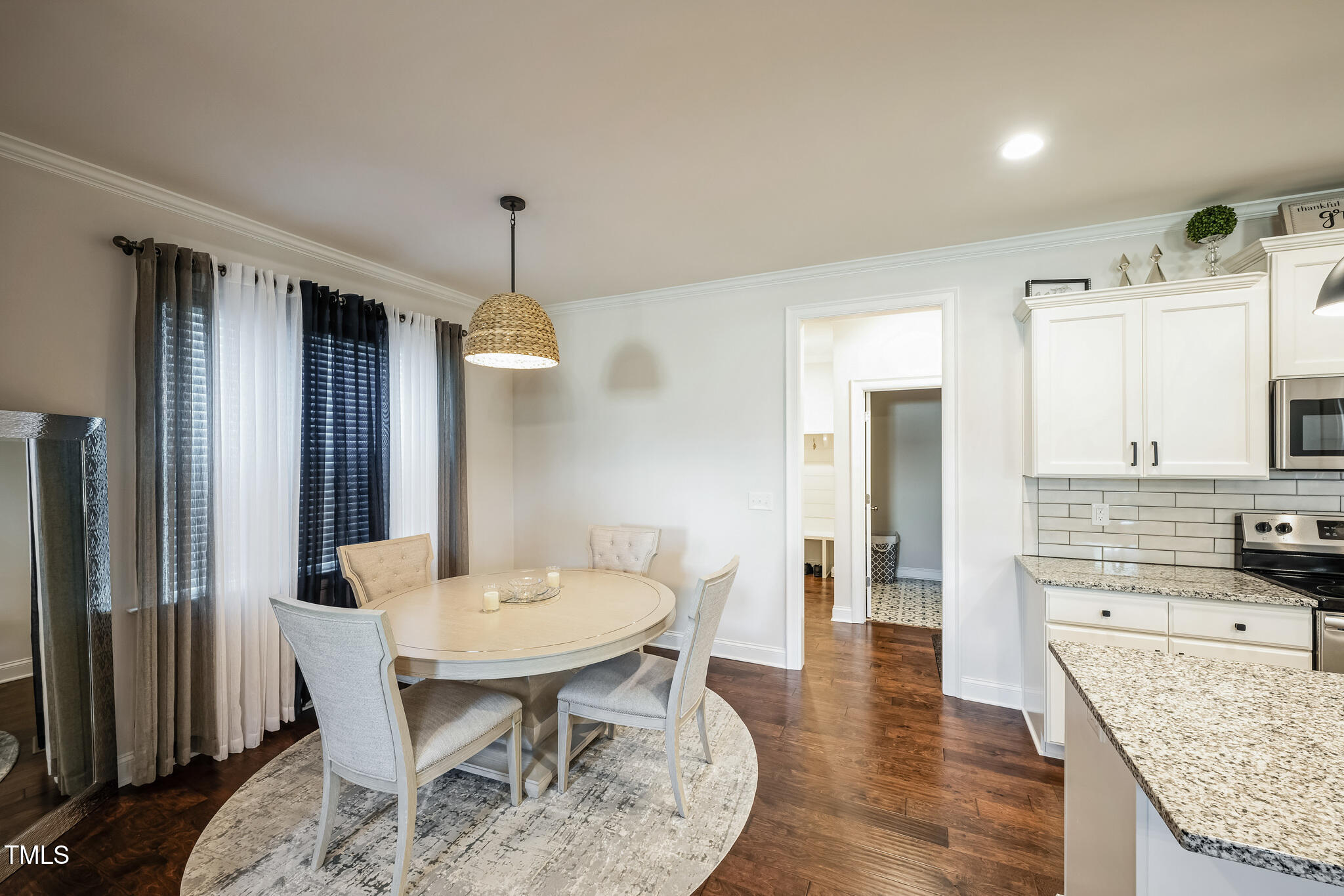 407 Eagle Court