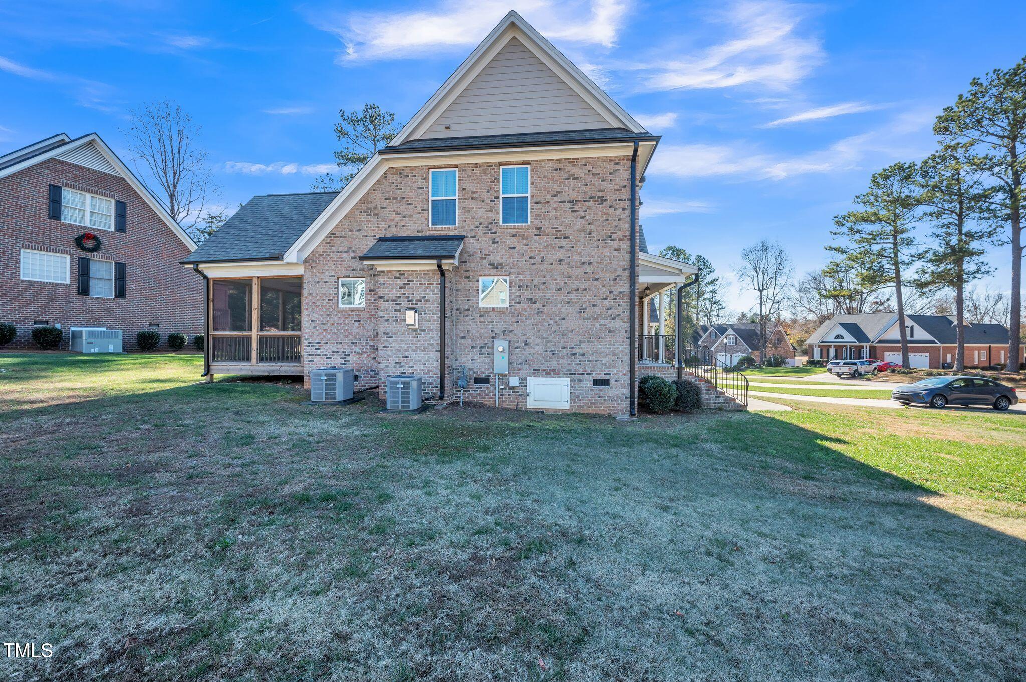 407 Eagle Court