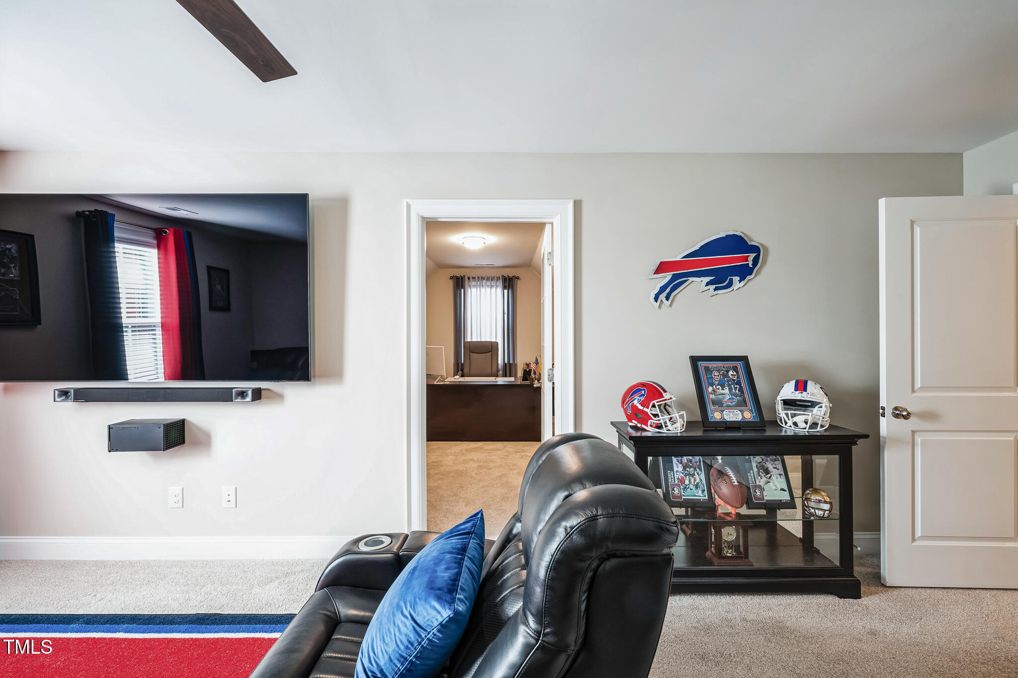 407 Eagle Court