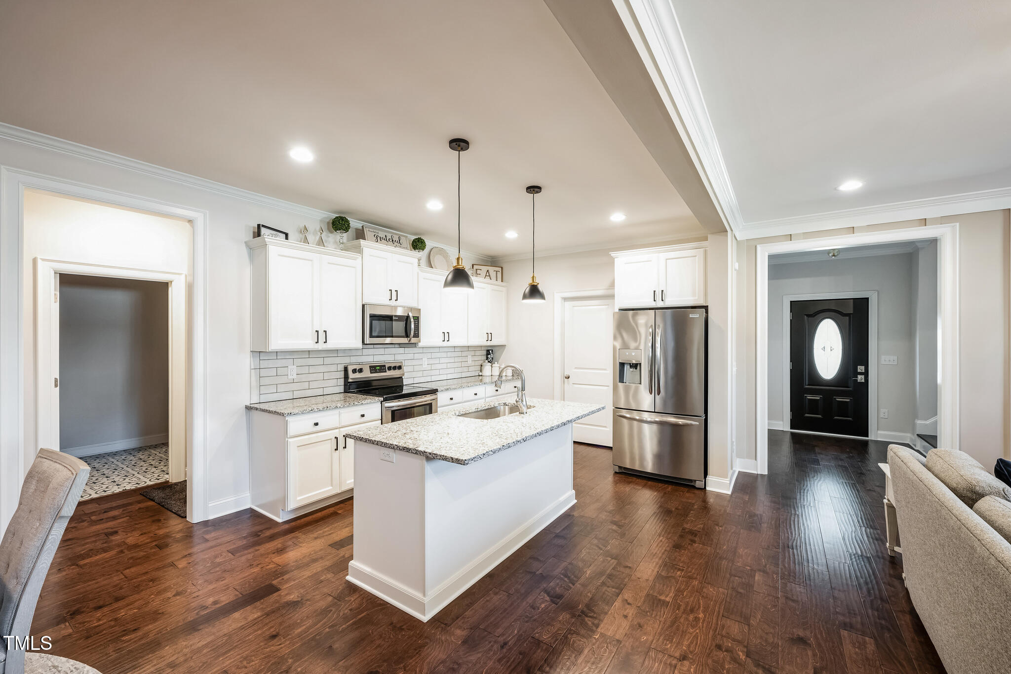 407 Eagle Court