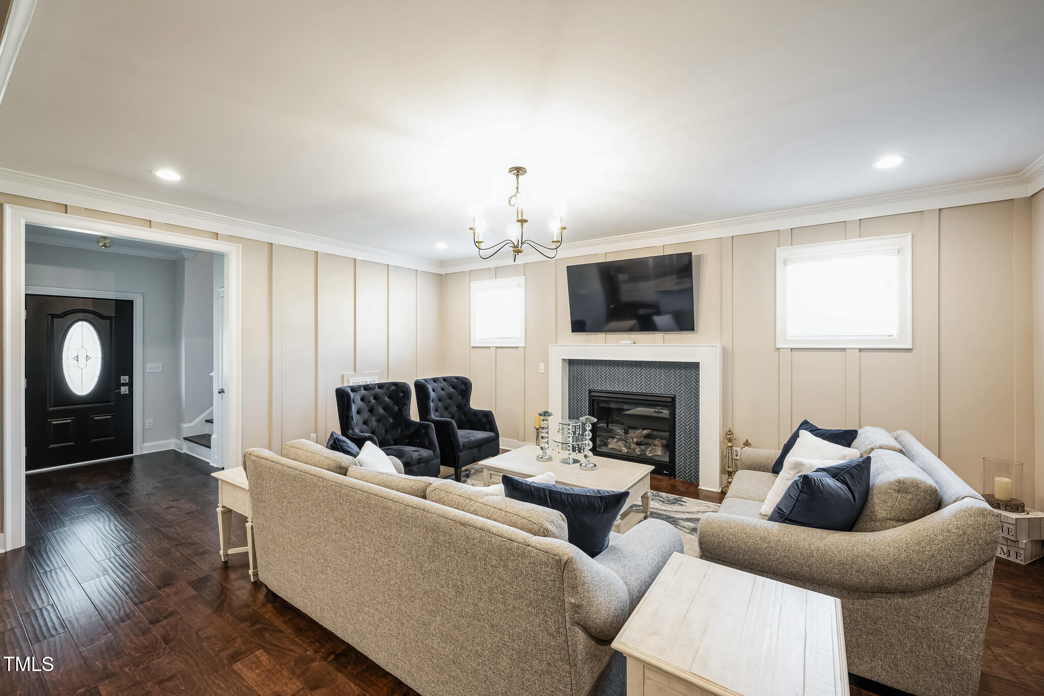 407 Eagle Court